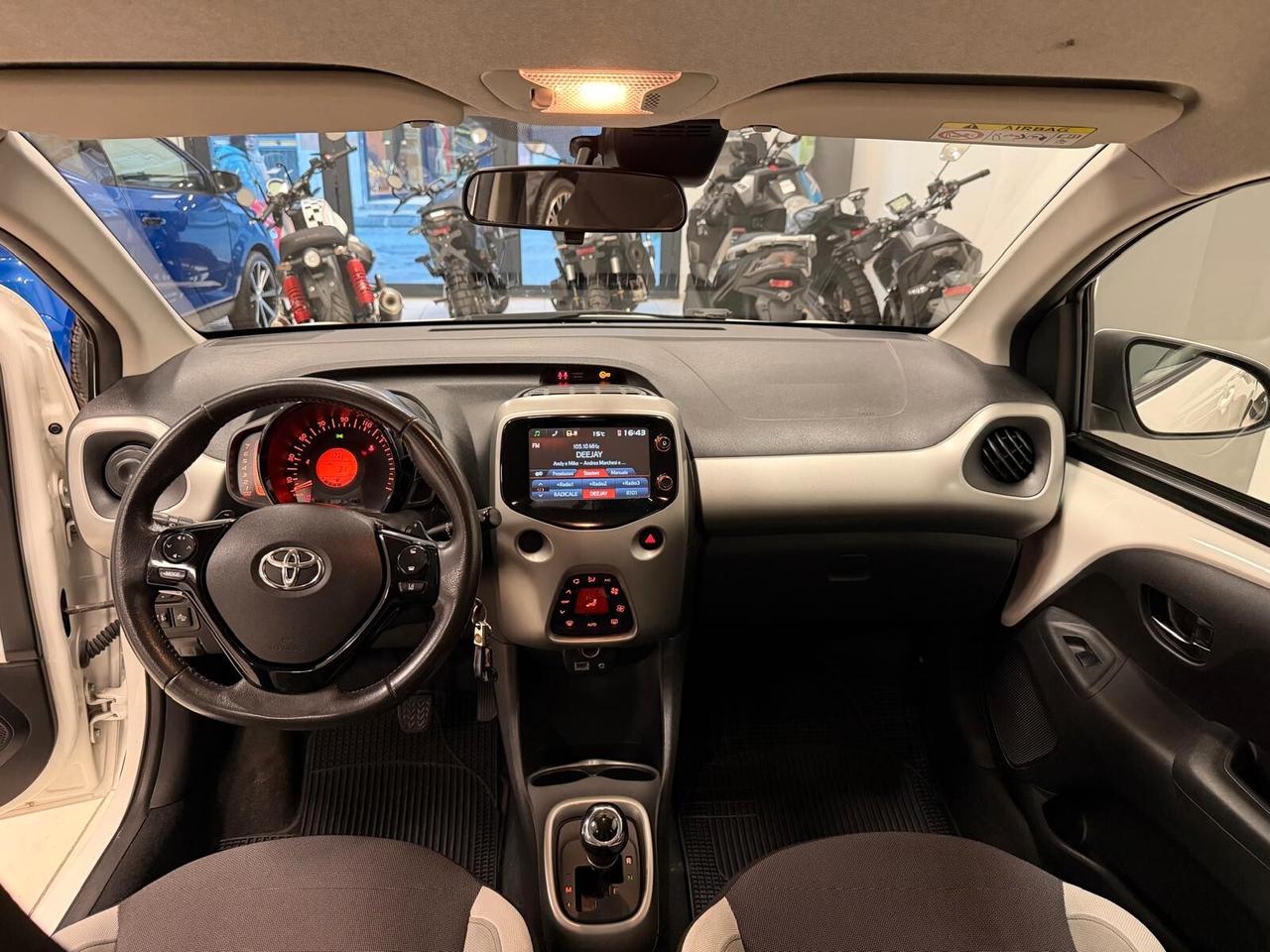 Toyota Aygo 1.0 VVT-i 69 CV 5 porte x-play TSS MMT