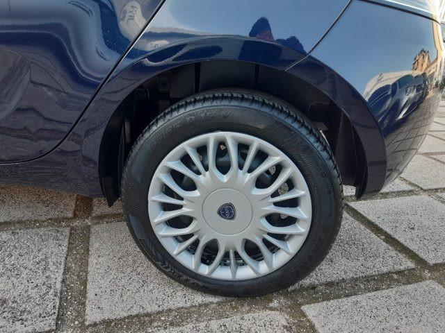 LANCIA Ypsilon 1.2 69 CV 5 porte Silver