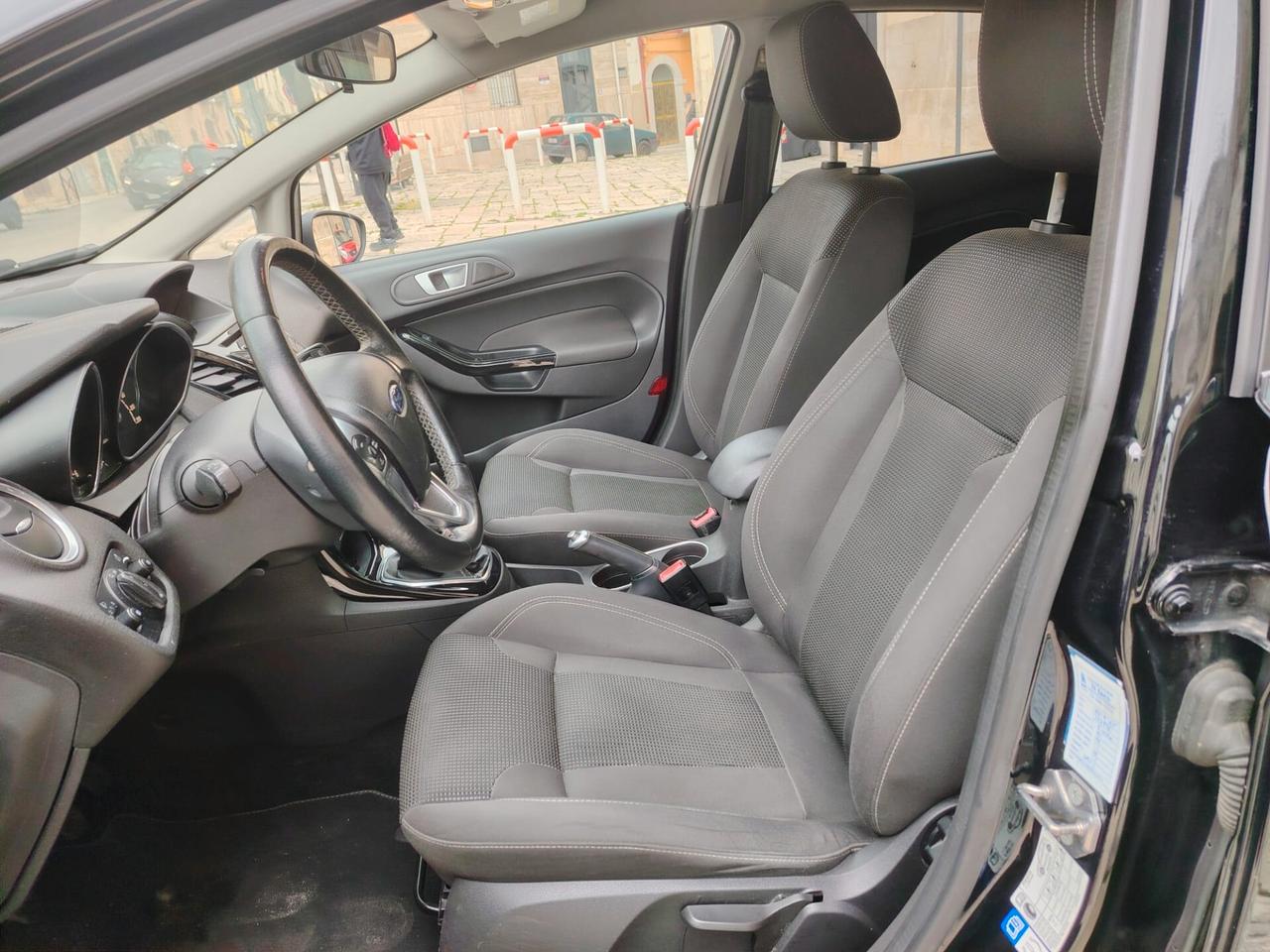 Ford Fiesta 1.5 TDCi 75CV 5 porte Titanium