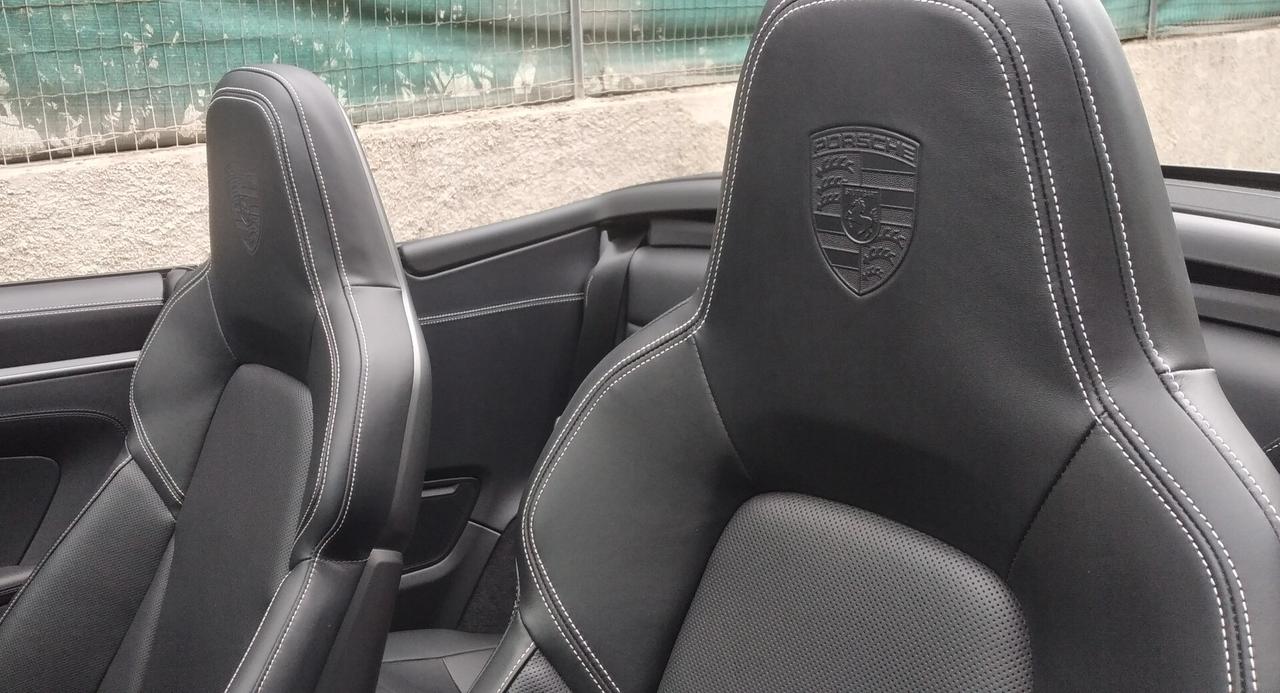 Porsche 911 Carrera Cabriolet