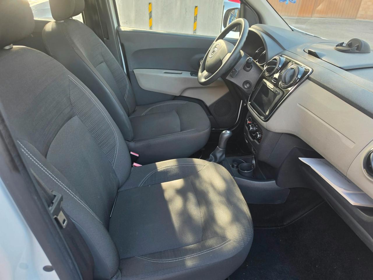 Dacia Lodgy 1.6 8V 85CV 5 posti Lauréate