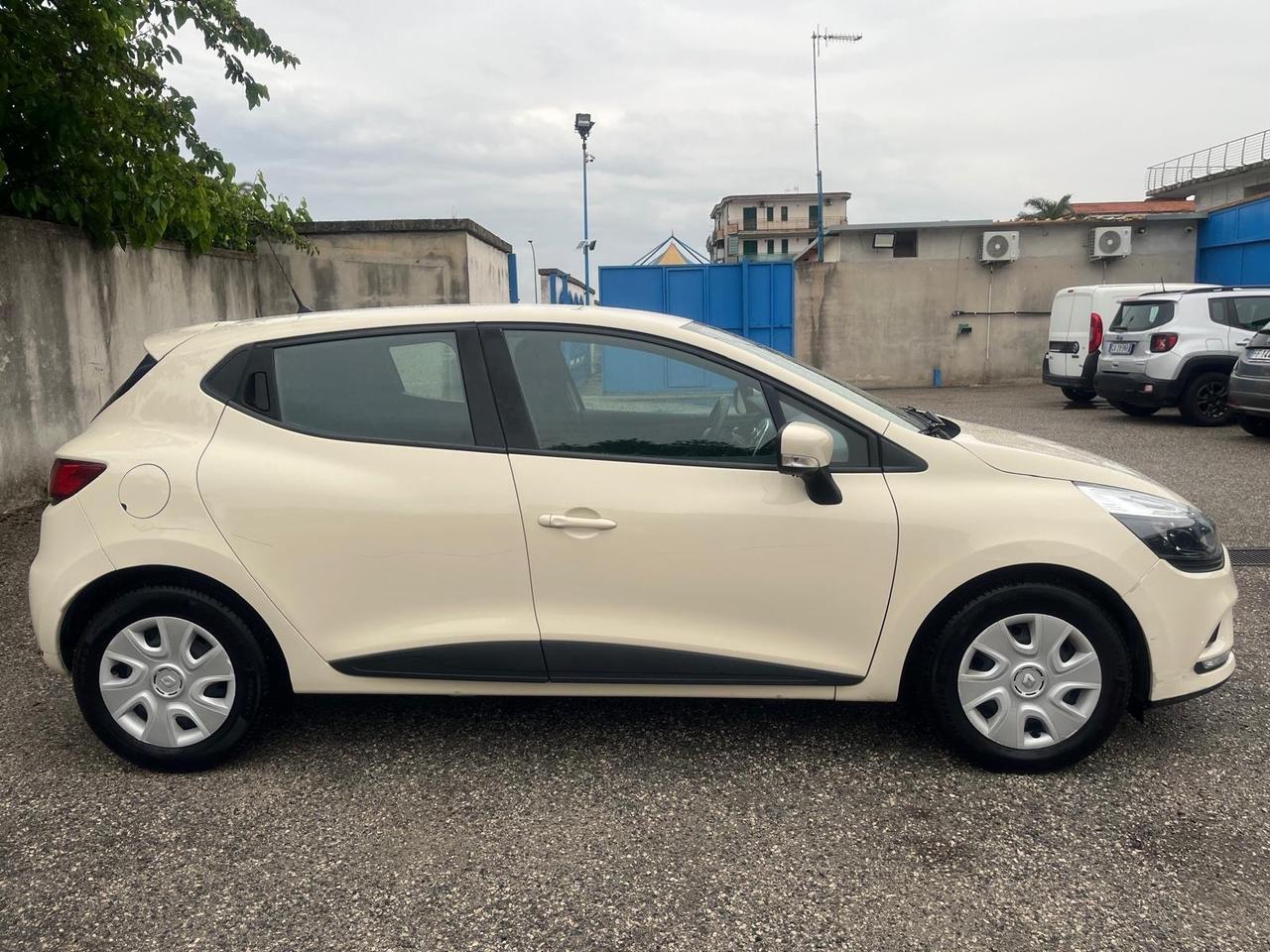 Renault clio 5P-900 gpl/90cv- restyling -11/2017