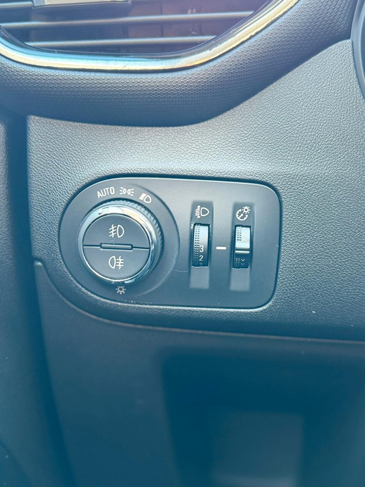 Opel Crossland X 1.2 12V Start&Stop km 47.531 certificati