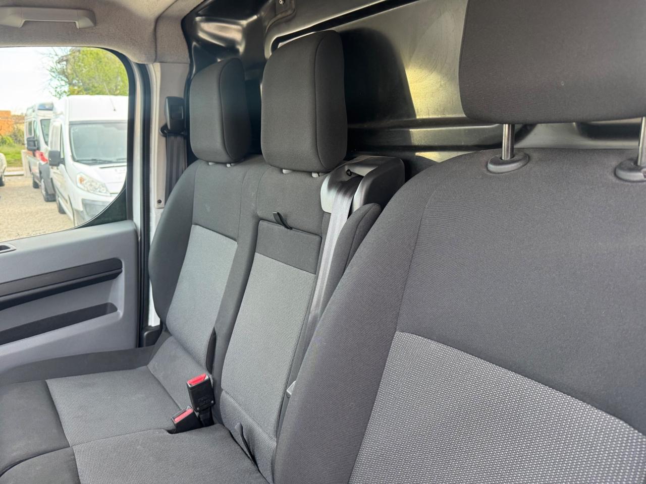 Opel Vivaro passo lungo trasporto farmaci HACCP