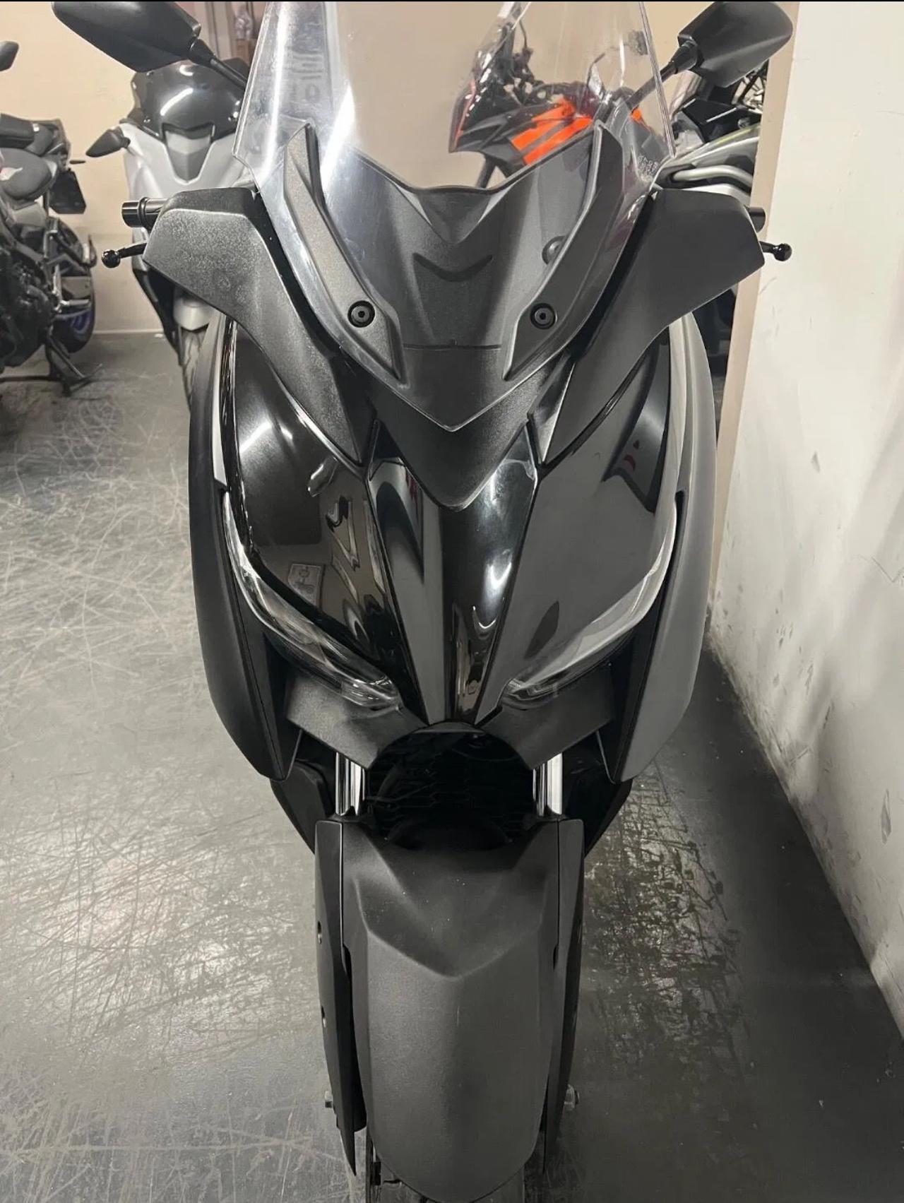 Yamaha X-Max 300 IRON MAX
