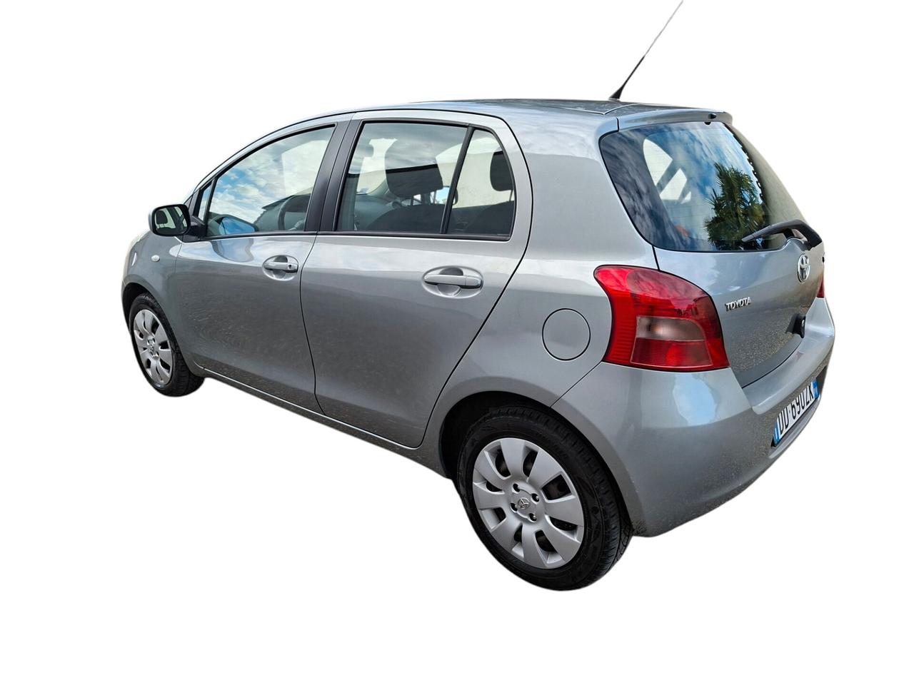 Toyota Yaris 1.3 5p. Luna *NEOPATENTATI*