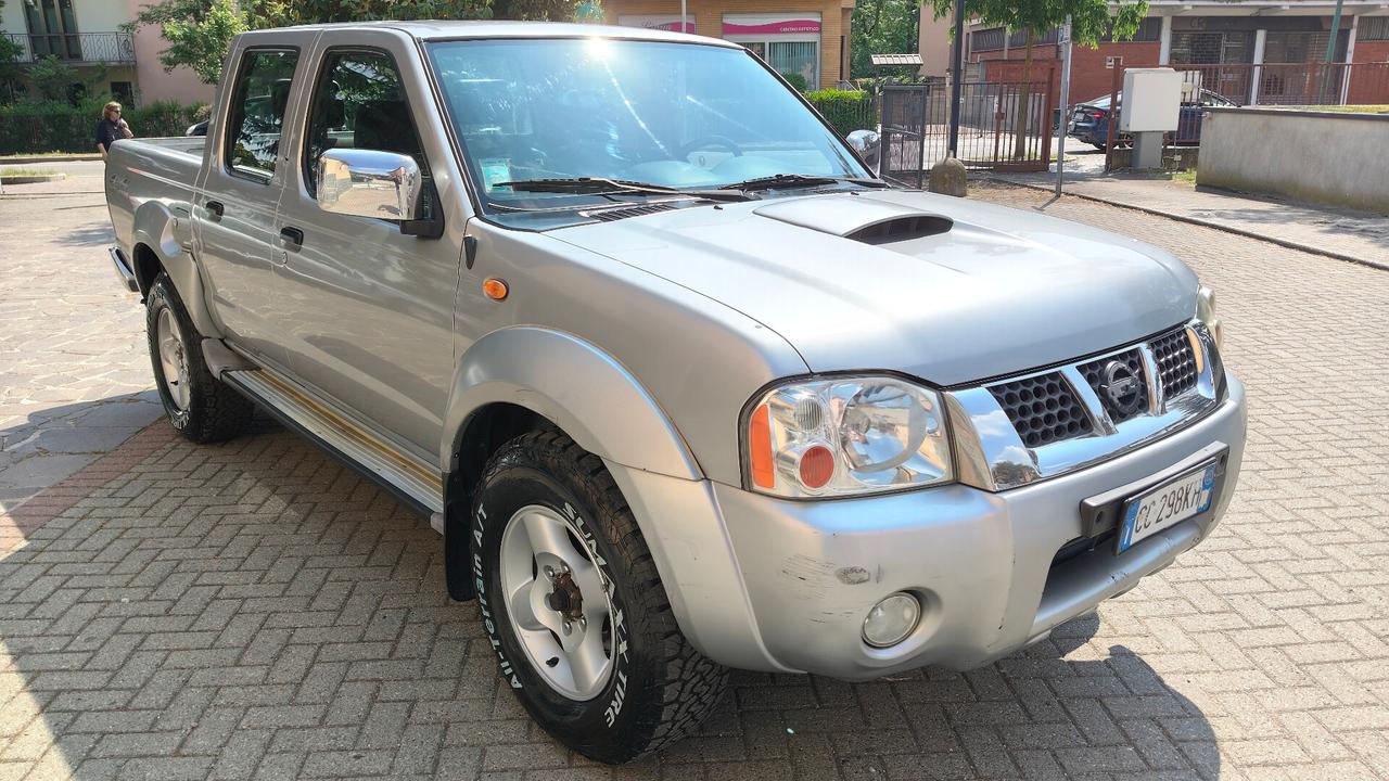 Nissan Navara Double Cab 2.5 td 133cv