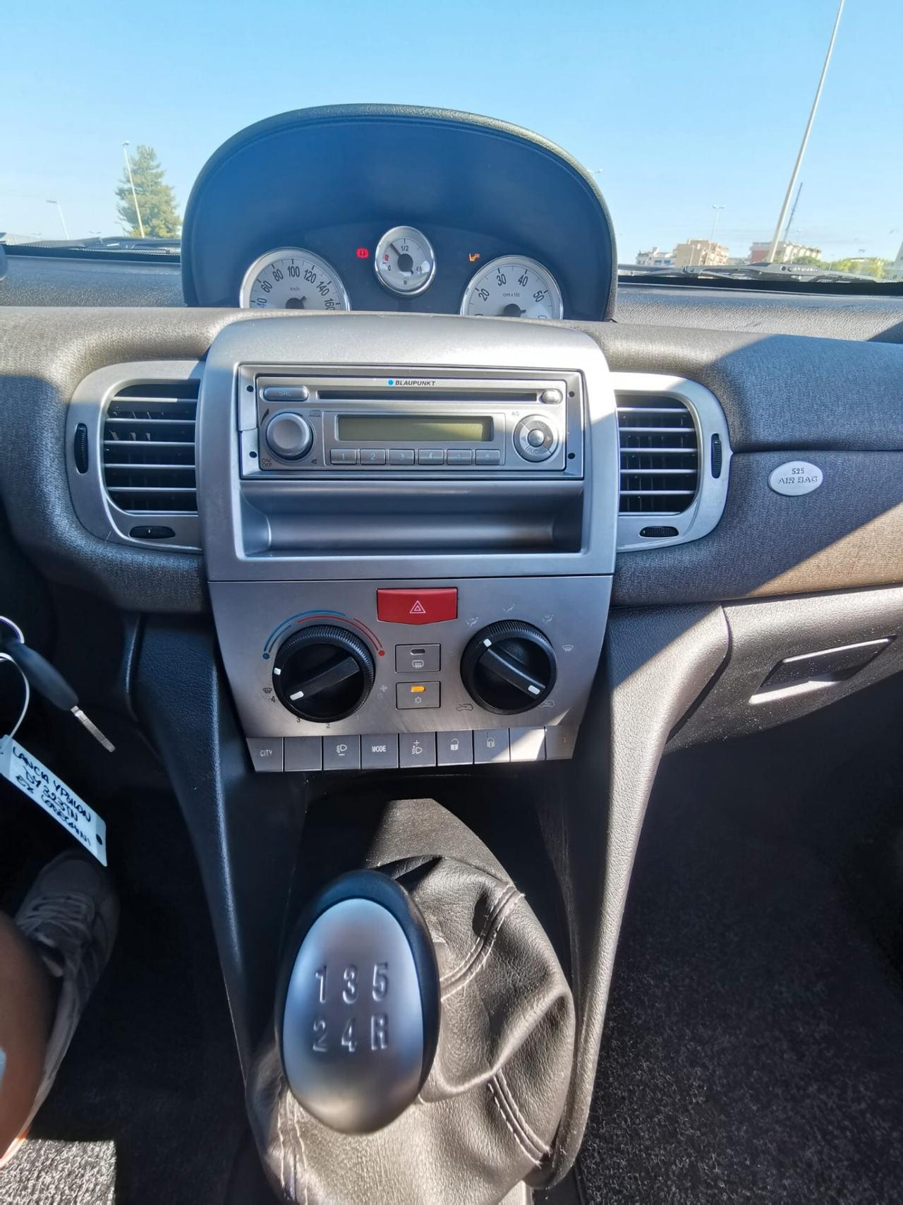 Lancia Ypsilon 1.2 Argento solo km.126000