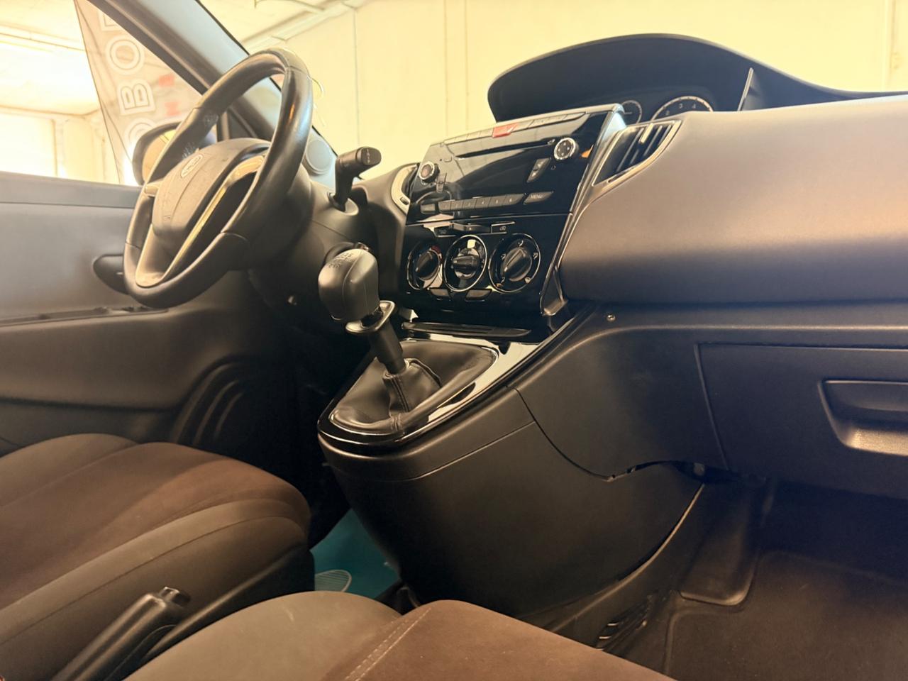Lancia Ypsilon 1.2 69 CV 5 porte GPL Ecochic Gold