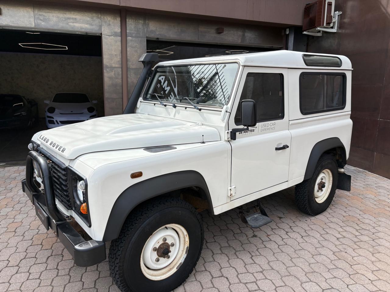 Land Rover Defender 90 2.4 TD4 Station Wagon E