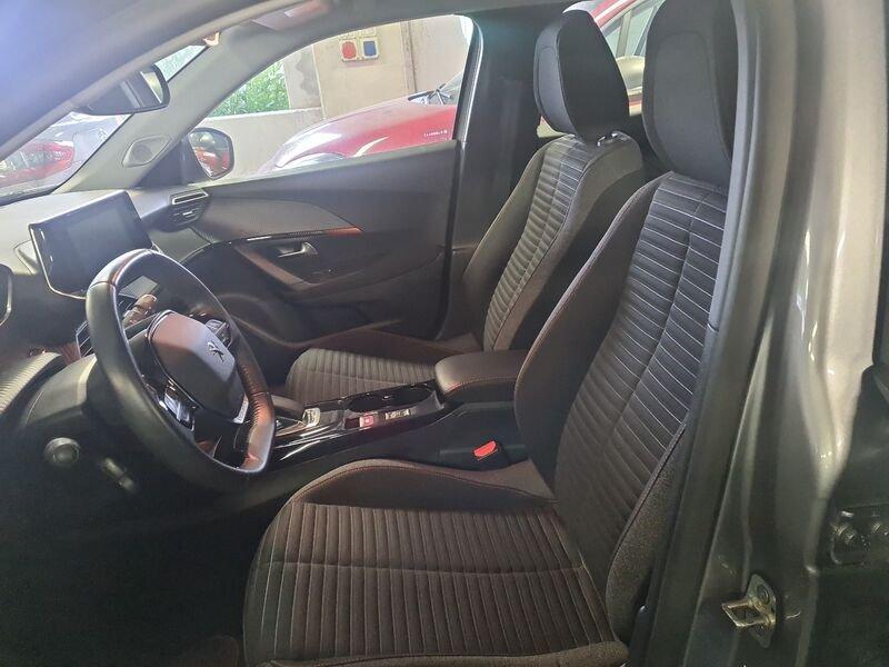 Peugeot 2008 motore elettrico 136 CV Active
