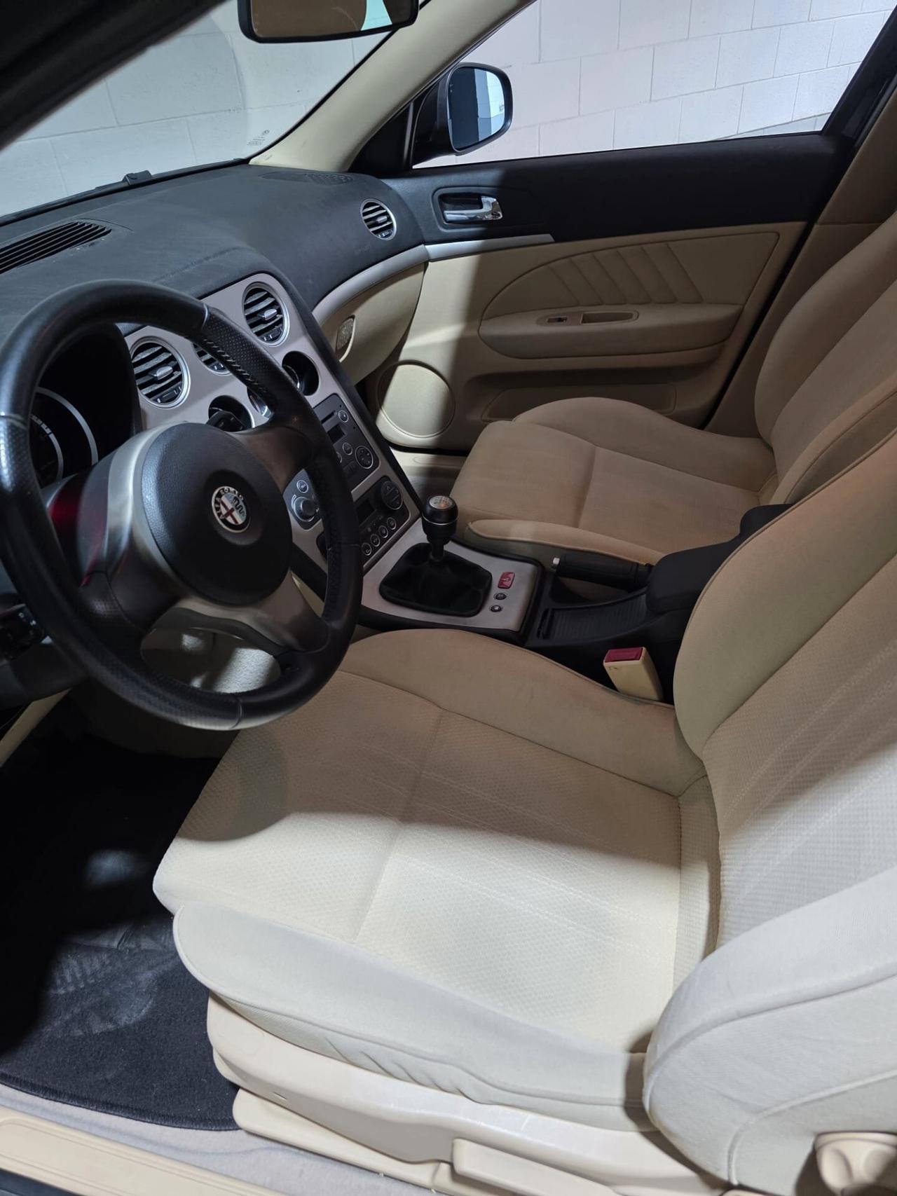 Alfa Romeo 159 1.9 JTS 16V Sportwagon Distinctive
