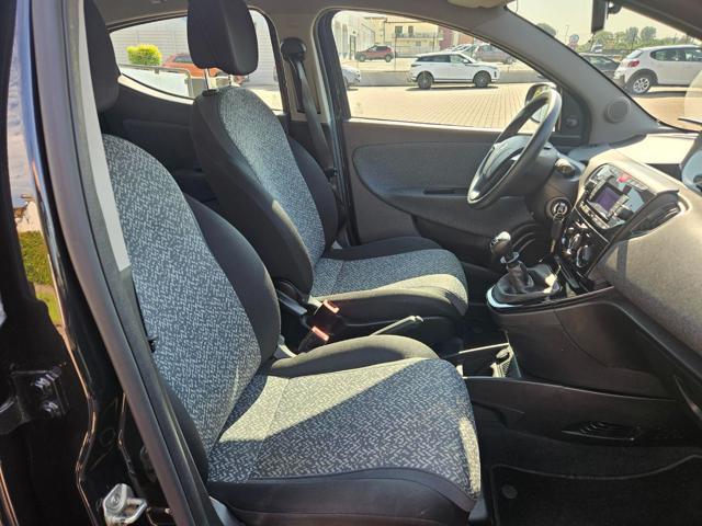 LANCIA Ypsilon 1.0 FireFly 5 porte S&S Hybrid Ecochic Silver