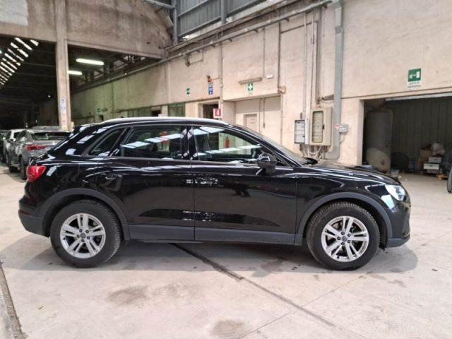 AUDI Q3 35 TDI S tronic Business