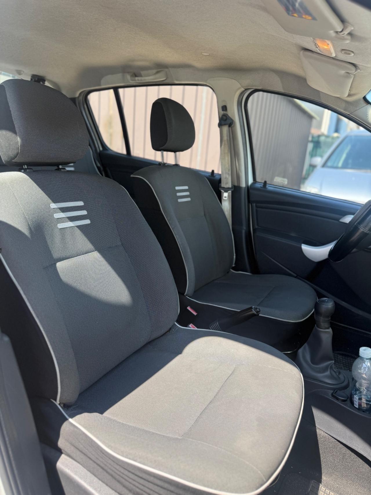 Dacia Sandero 1.5 dCi 75CV Embleme