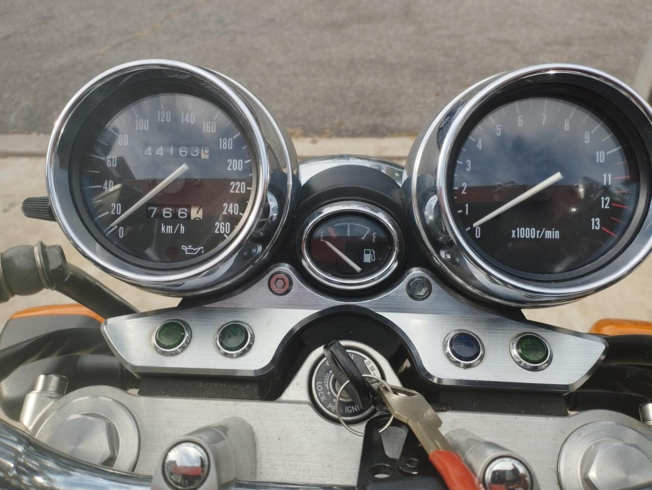 SUZUKI GSX 1200
