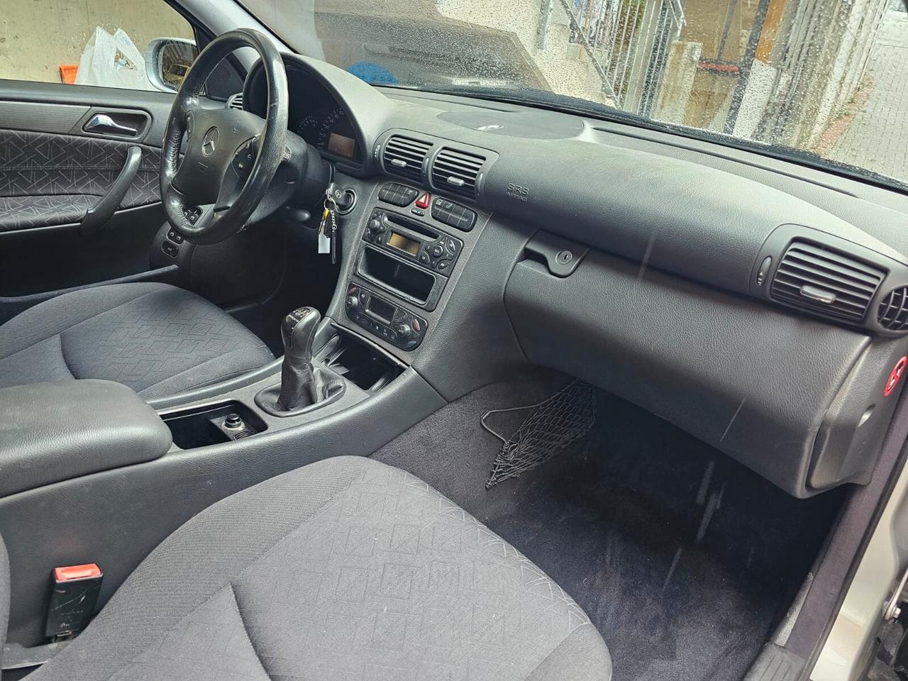 Mercedes-benz C 200 benzina