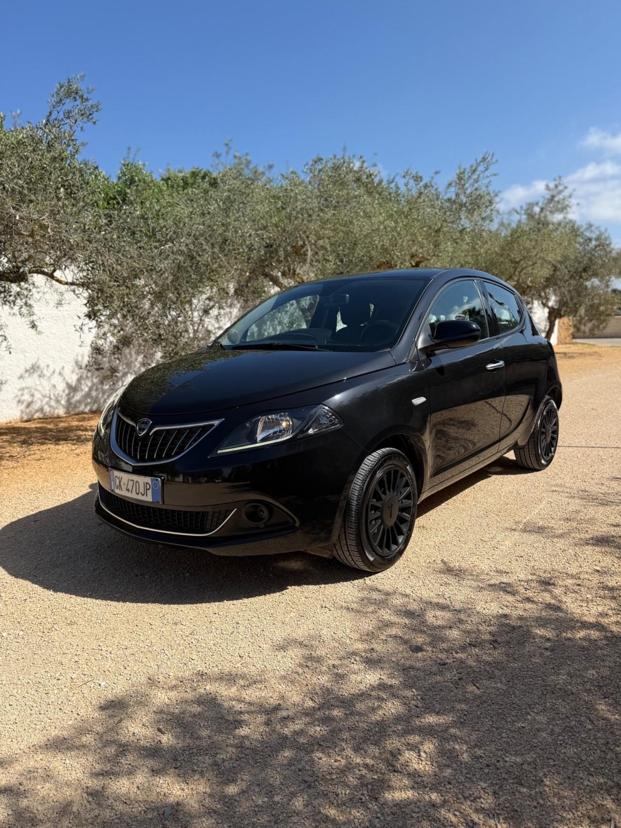 Lancia Ypsilon 1.0 FireFly 5 porte S&S Hybrid Silver Plus