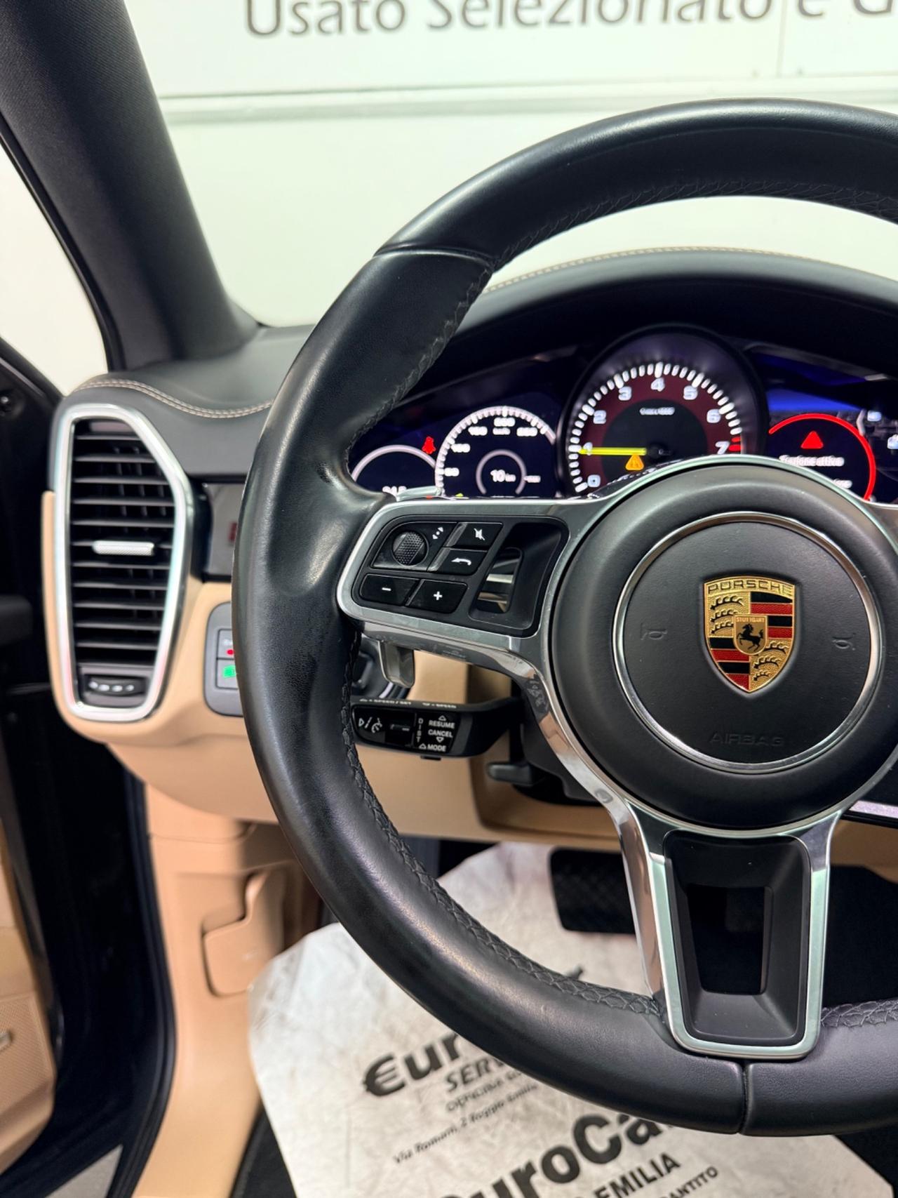 Porsche Cayenne Coupé 3.0 V6 462cv TOT E-Hybrid Platinum Edition 09/2022 TETTO 4 RUOTE STERZANTI VENTILATI