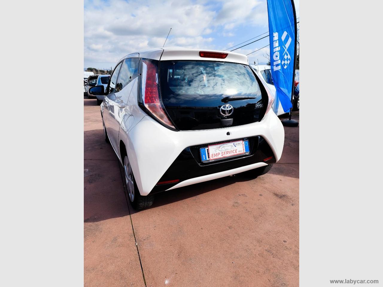 TOYOTA Aygo 1.0 VVT-i 69 CV 5p. x-play NEOPATENTATI