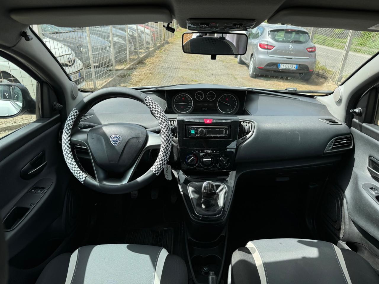 Lancia Ypsilon 1.2 69 CV 5 porte Elle NEOPATENTATI