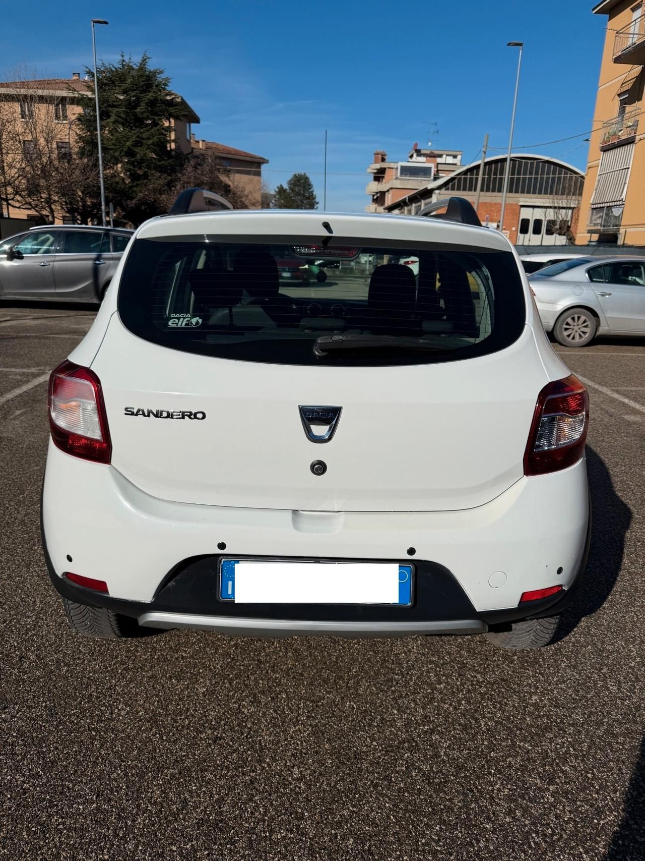 Dacia Sandero Stepway 0.9 GPL - NAV. - NEOP. - 12 MESI DI GAR. -