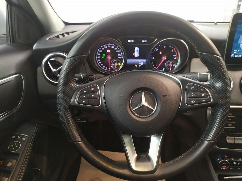 Mercedes-Benz GLA 200 d Premium 4matic auto