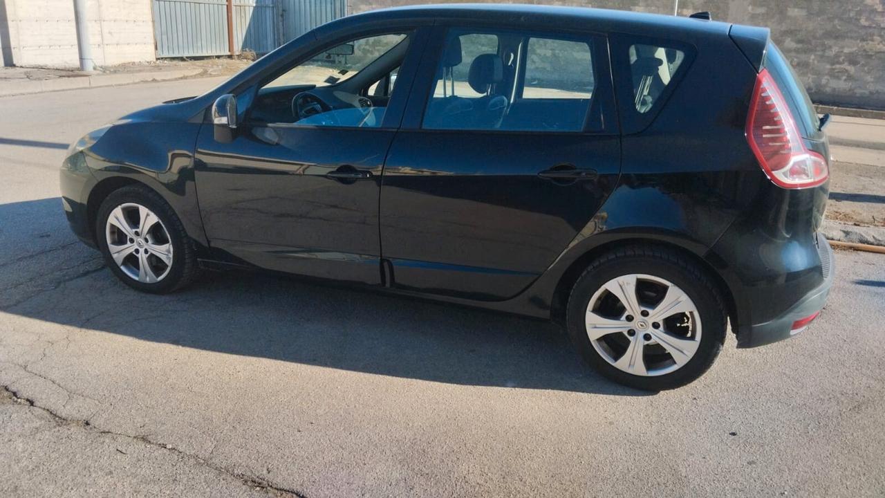 Renault Scenic XMod 1.5 dCi 110CV Luxe