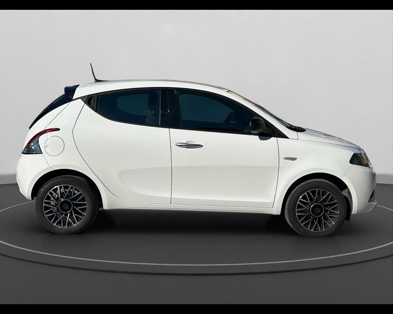 LANCIA Ypsilon III 2021 - Ypsilon 1.0 firefly hybrid Platino s&s 70cv