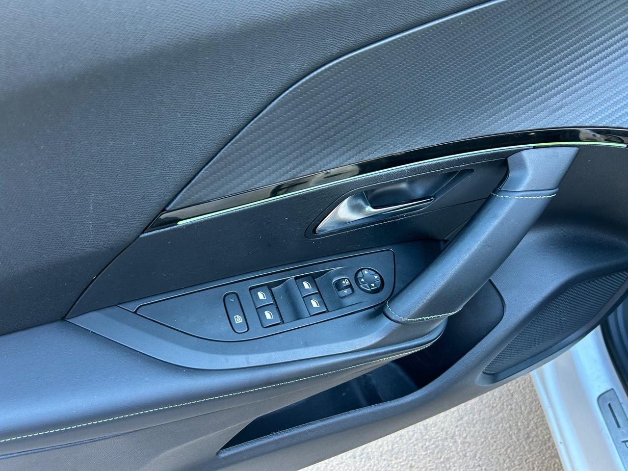 Peugeot 2008 BlueHDi 130 S&S EAT8 GT Pack