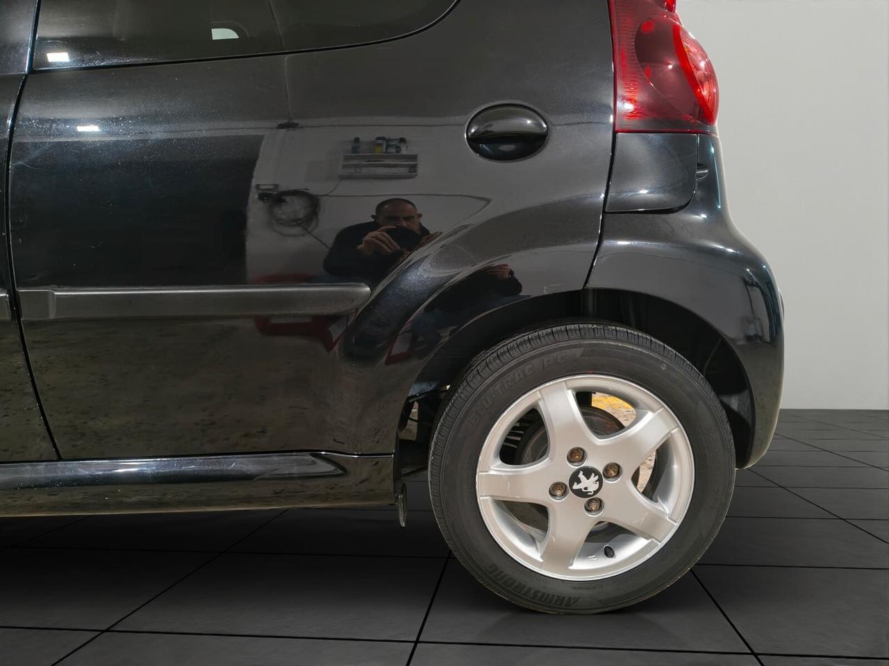 Peugeot 107 1.0 Plaisir