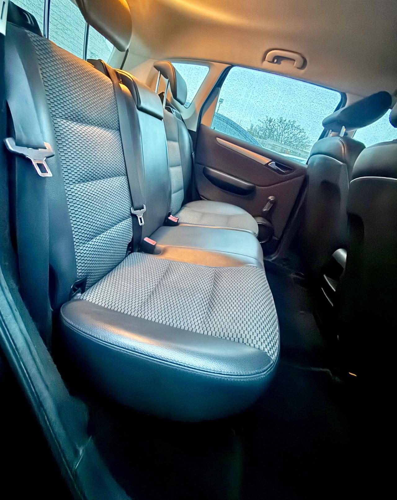 Mercedes-benz A 180 CDI Avantgarde,sensori di parcheggio,comandi al volante,ecc.