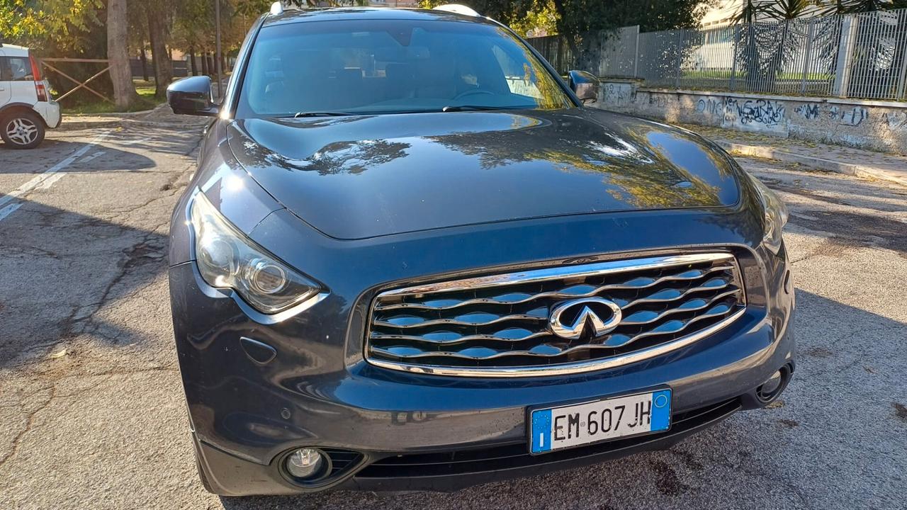 Infiniti FX30d S Premium