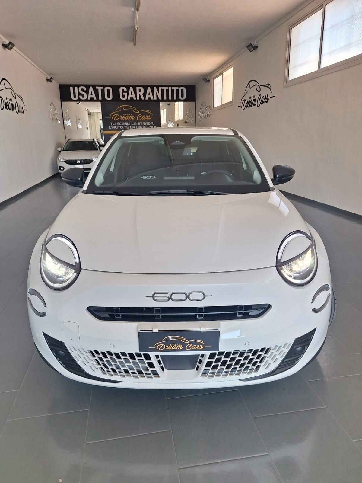 Fiat 600 Hybrid 110 CV DCT MHEV La Prima