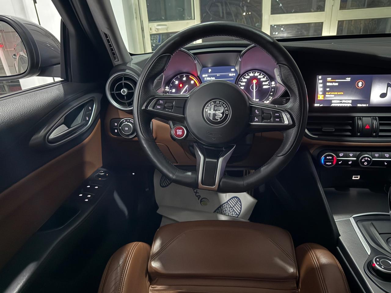 Alfa Romeo Giulia 2.2TurboD210CV Q4 VELOCE IPERFULL2018