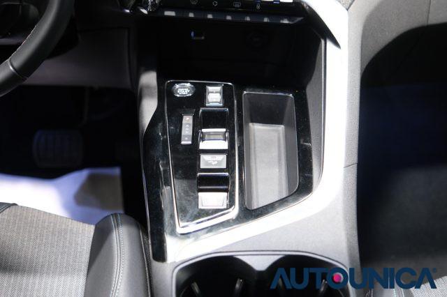 PEUGEOT 3008 HYBRID4 300 E-EAT8 ALLURE PACK