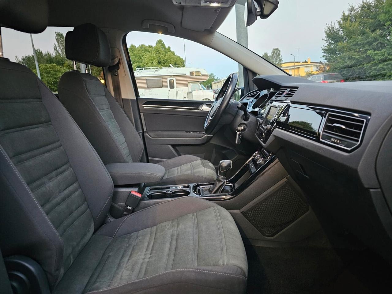 Volkswagen Touran 2.0 TDI 150cv DSG Highline*Navi*7Posti*Euro6*