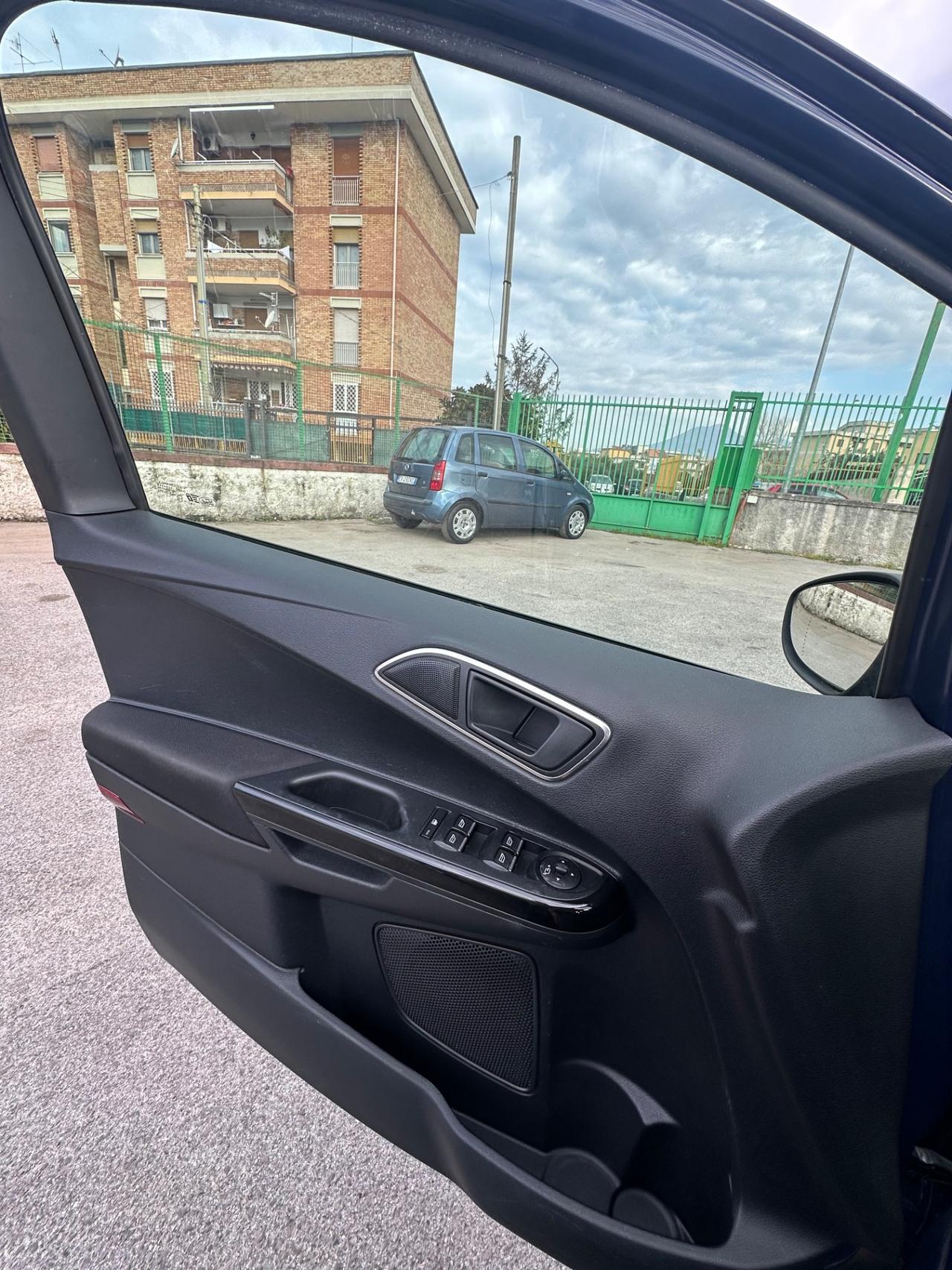 Ford B-Max 1.4 90 CV GPL Titanium X