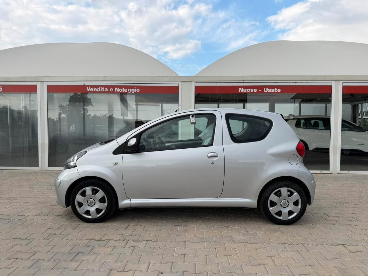 Toyota Aygo 1.0 3 porte Sol OK NEOPATENTATI