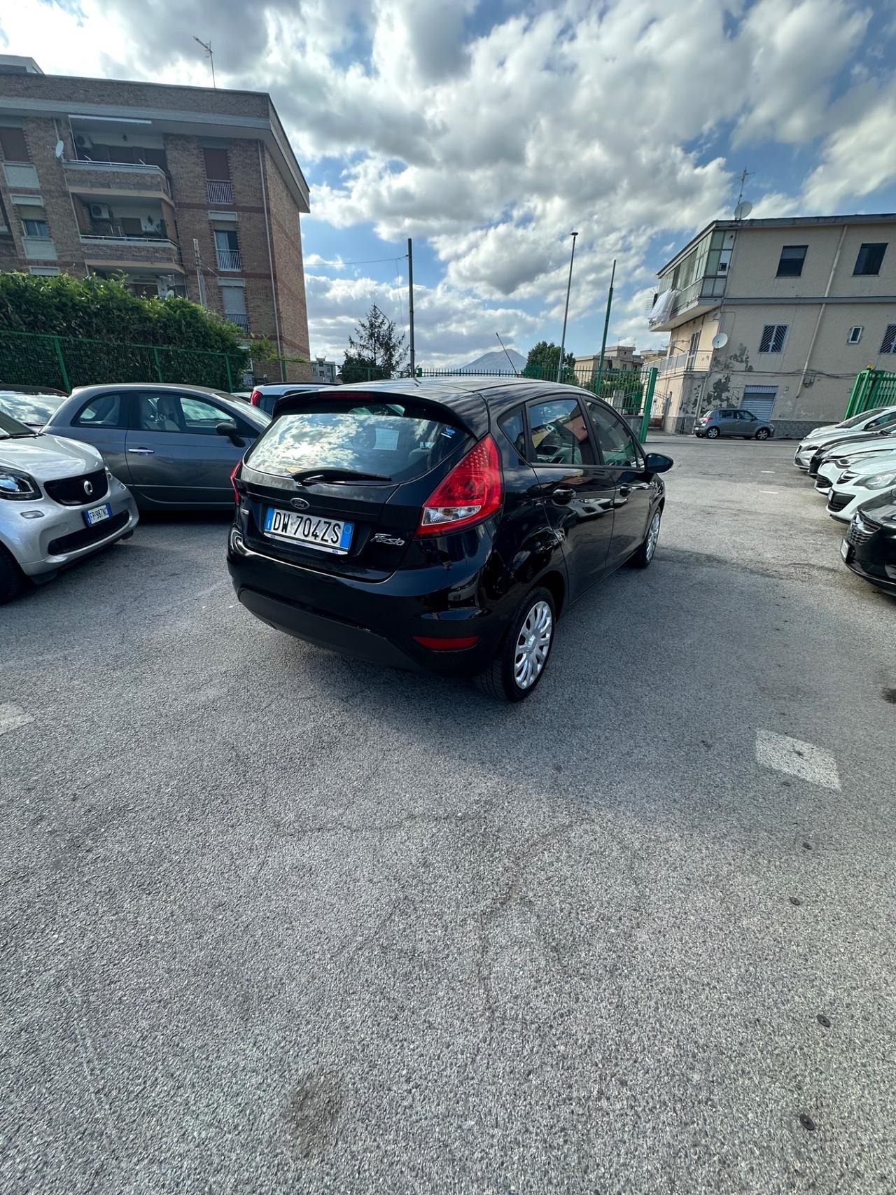 Ford Fiesta 1.4 TDCi 68CV 5 porte Titanium