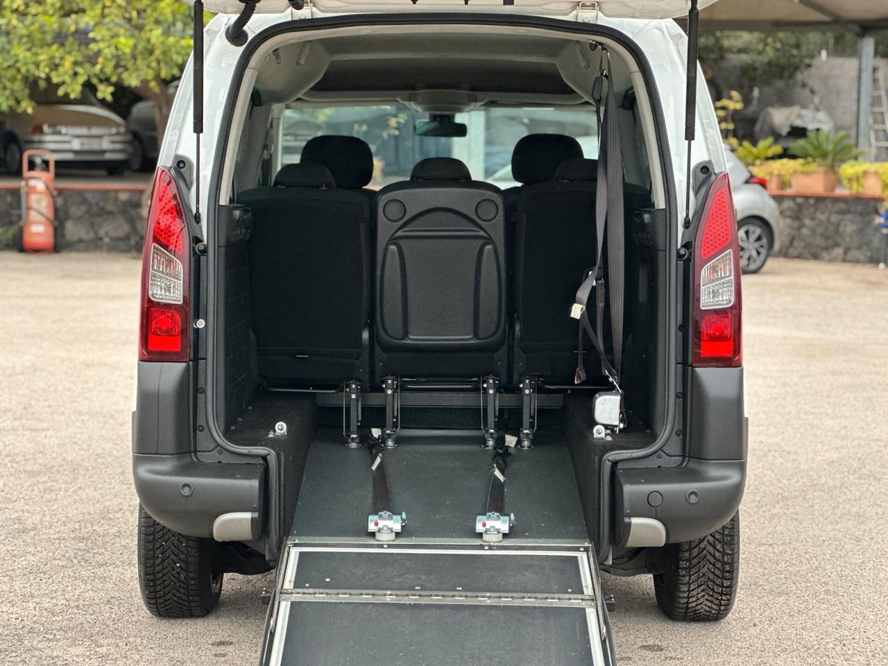 Peugeot Partner 1.6HDi Pianale ribassato e Pedana