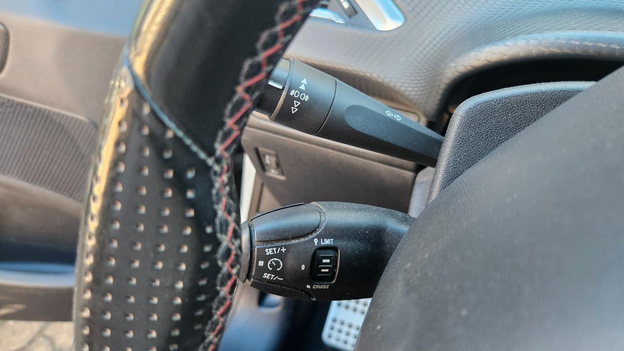 Peugeot 2008 1.2 t Gt Line 130 CV CAMERA-ANDROID AUTO