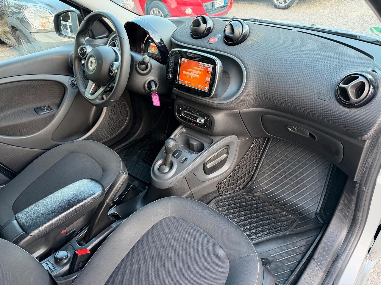 Smart ForFour 70 1.0 twinamic Passion 2019 NAVI