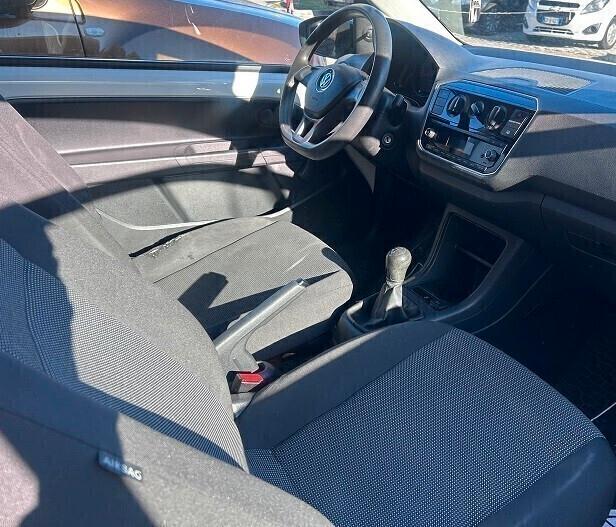 VOLKSWAGEN UP benzina 1000 CV 60 Km 155.974 X NEOPATENTATI Garanzia 12 mesi