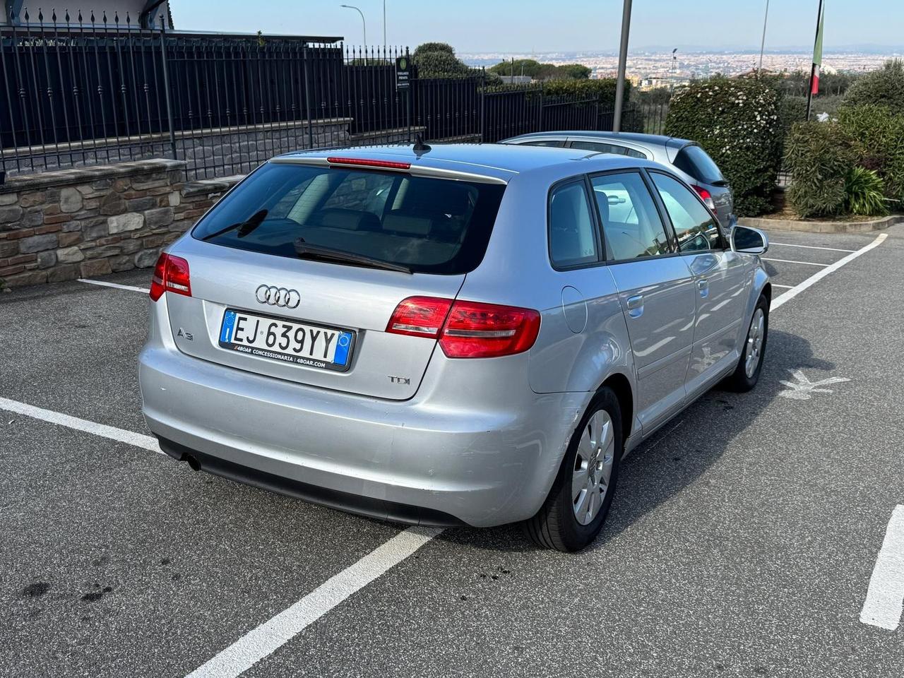 Audi A3 Attraction SPB 1.6 105cv tdi