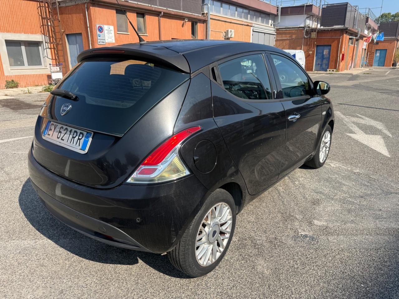 Lancia Ypsilon 1.2 69 CV 5 porte Gold