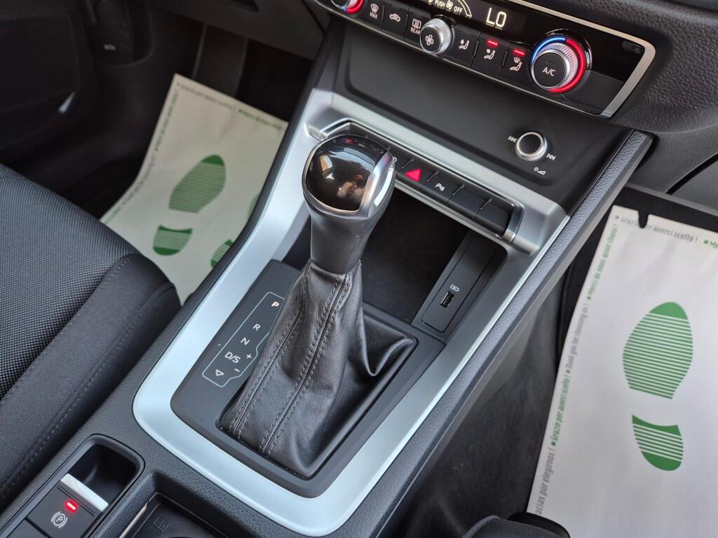 Audi Q3 2.0 TDI 150CV S-tronic BUSINESS