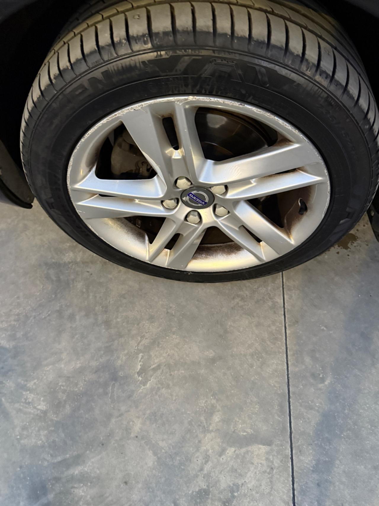 Volvo V60 D5 Geartronic Momentum