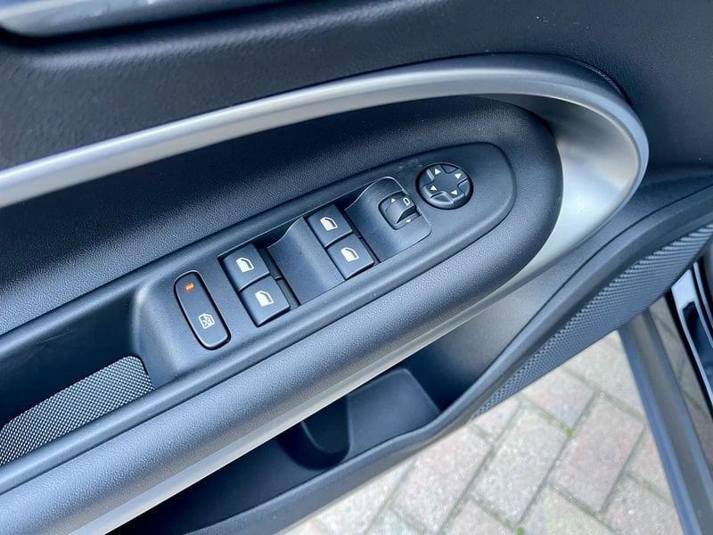 Jeep Avenger 1.2 turbo e-hybrid mhev Upland 4xe 145cv edct6 - KM0