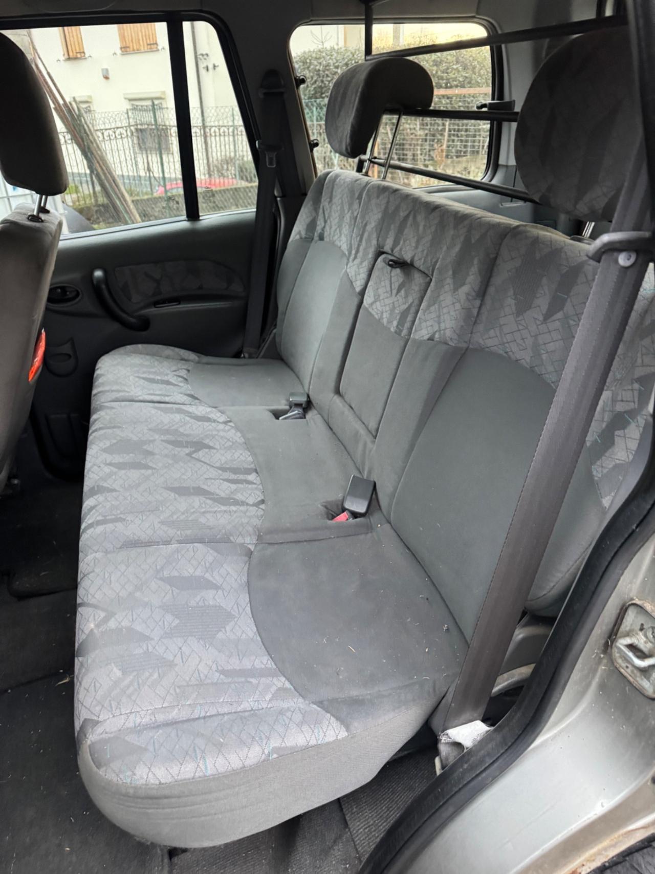 Mahindra Goa 4x4 Autocarro frizione da sostituire